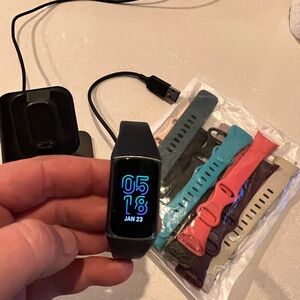 Fitbit Charge 5 and accessories